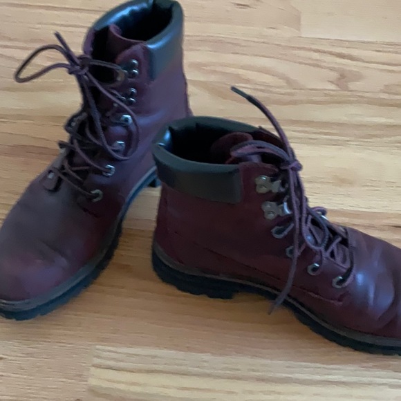Timberland boots maroon lace up leather hiking boot. - Picture 4 of 4